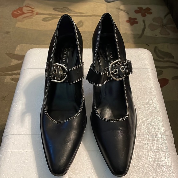 Coach Heels - size 6-1/2B - Picture 1 of 3